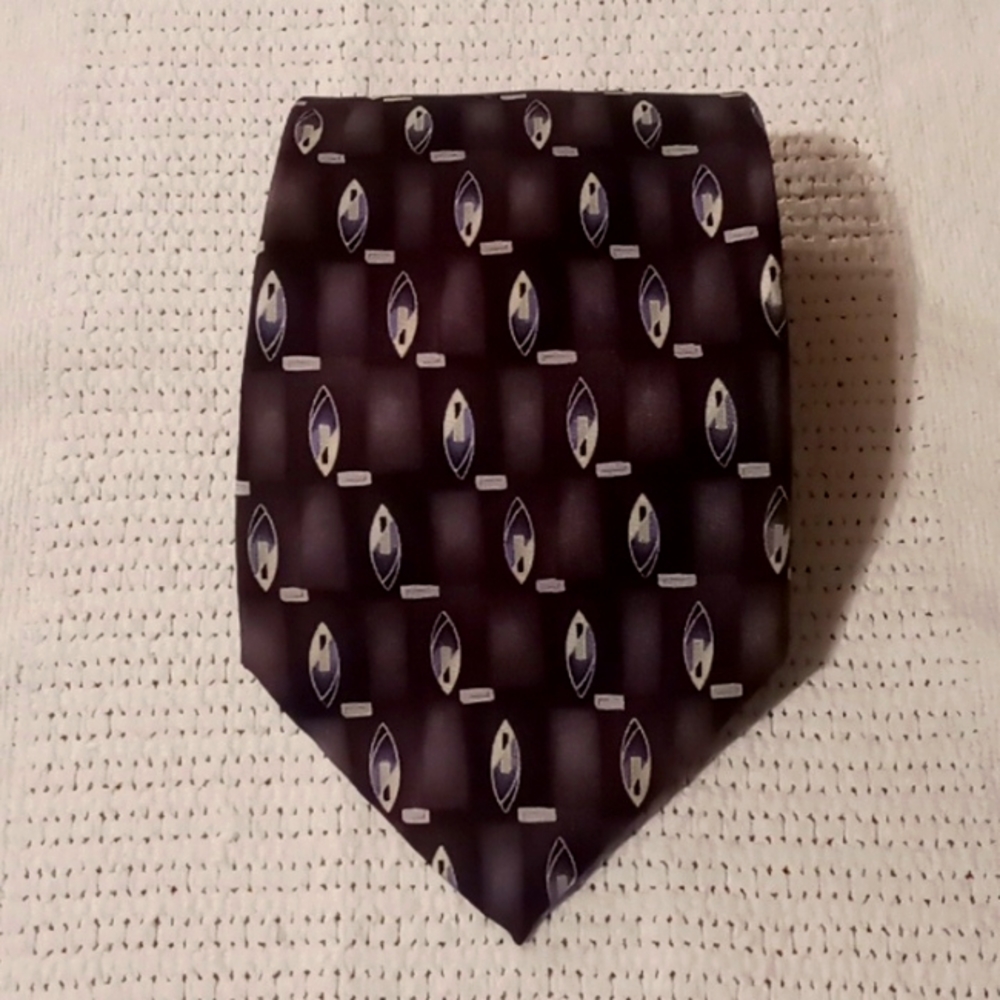 Stafford Men’s Tie 100% Silk.